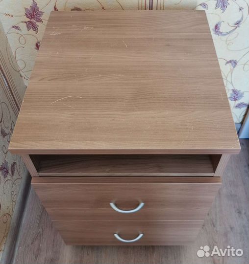 Тумба прикроватная выкатная