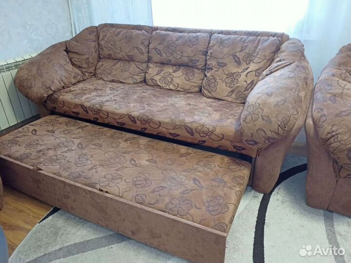 Диван и два кресла