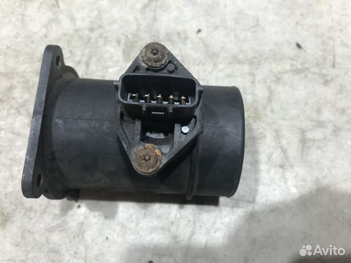 226805U400 Расходомер воздуха NIssan Almera N16