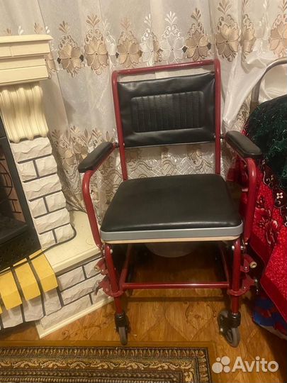 Кресло-коляска с санитарным оснащением