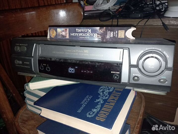 Видеомагнитофон Lg af290w