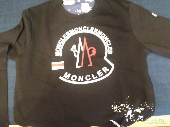 Moncler свитшот 52