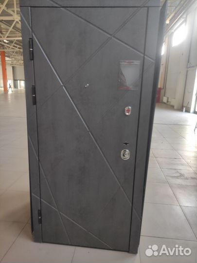 Дверь входная металлическая