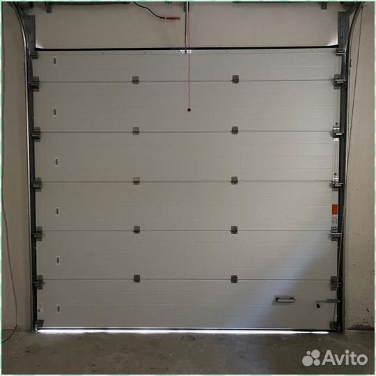 Секционные ворота