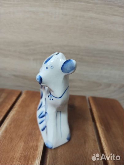 Статуэтка фарфоровая телëнок