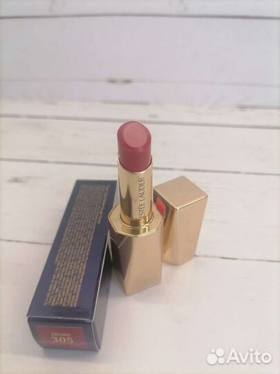 Насыщенная ухаживающая помада для губ Estee Lauder