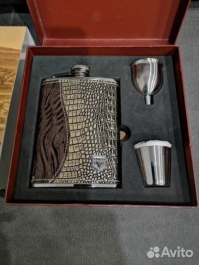 Новый набор фляжка + 2 рюмки + воронка