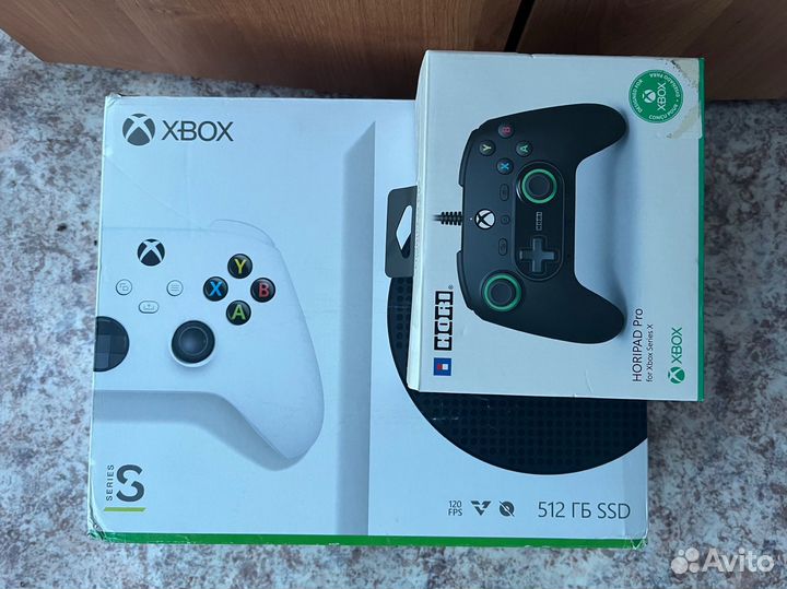 Xbox series s (2 геймпада)