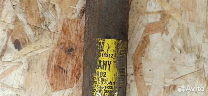 Амортизатор задний Opel Astra J GTC