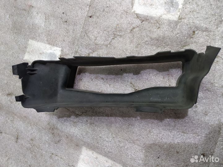 Воздухозаборник 3.0TDi VW Touareg II (NF)