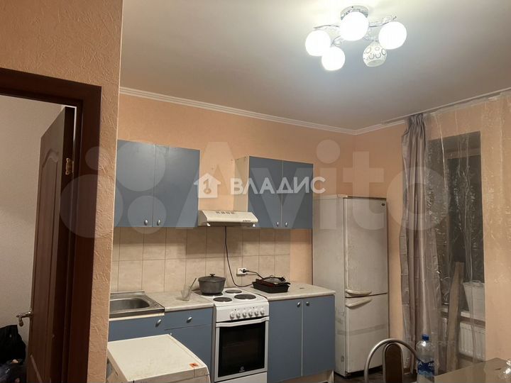 2-к. квартира, 46 м², 1/25 эт.