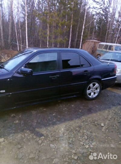 Mercedes-Benz C-класс 1.8 AT, 1995, битый, 93 000 км