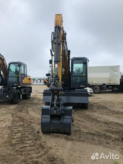 Колёсный экскаватор XCMG XE150WD, 2023