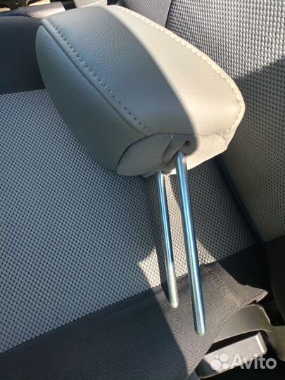 Подголовник 1 шт и столик