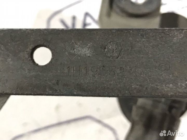 Трапеция дворников Volkswagen Golf MK3 1.6 1993