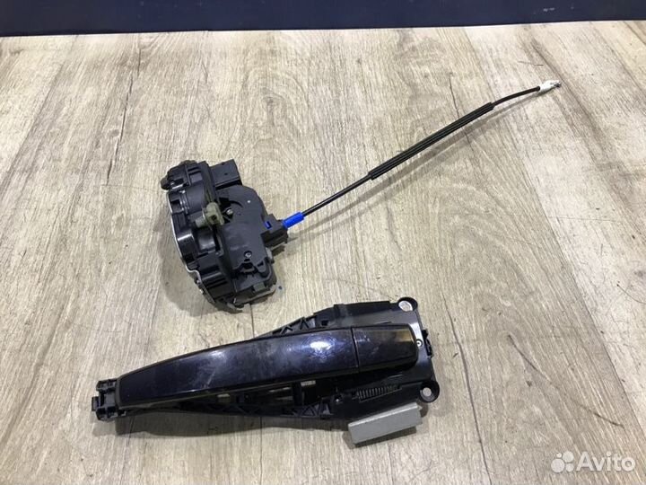 Замок двери передний правый Opel Astra J A20DTH