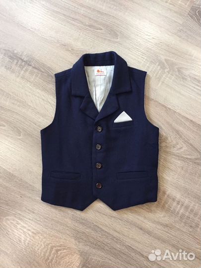 Жилетка стильный для мальчика на 5-6 лет