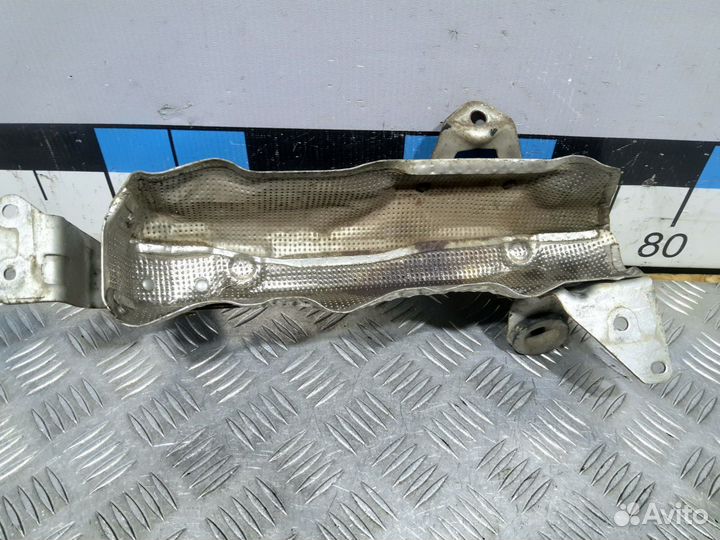 Б/У Кронштейн воздушного фильтра левый#001