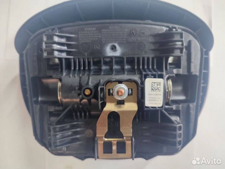 Подушка безопасности водителя Renault Scenic 82004