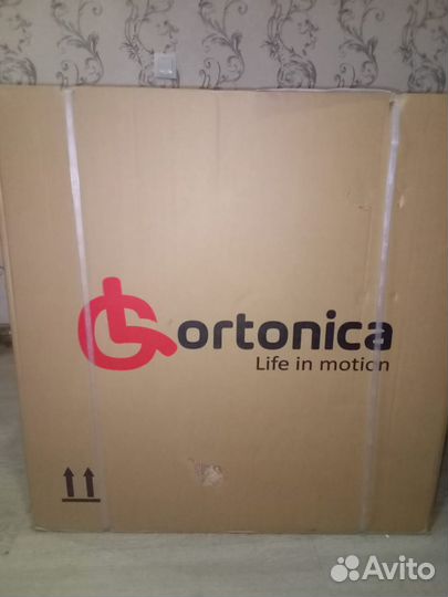 Инвалидная коляска и стул туалет