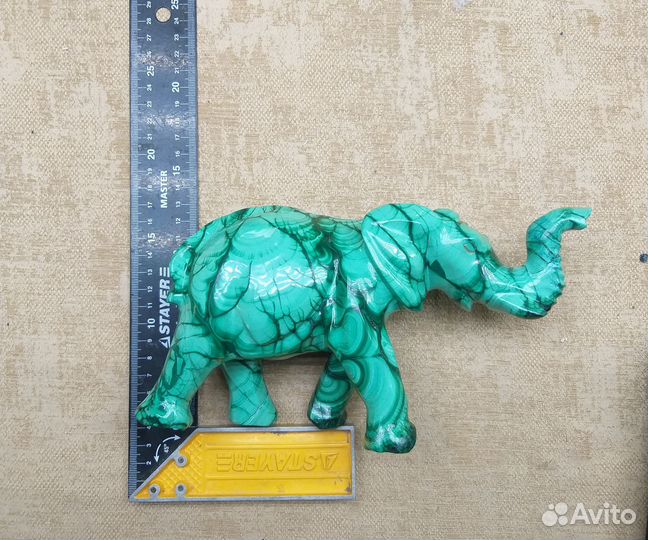Слон из малахита, вес 2094 г размеры 26 х 14 см
