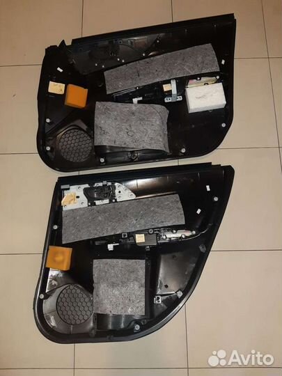 Обшивки дверей Субару Импреза STI GH 2011 г.в