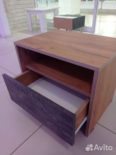 Тумба прикроватная