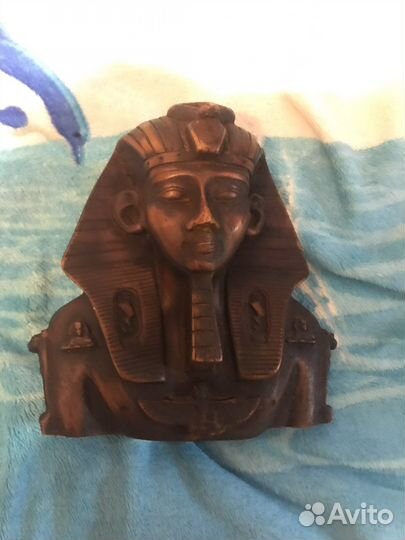 Статуя фараона