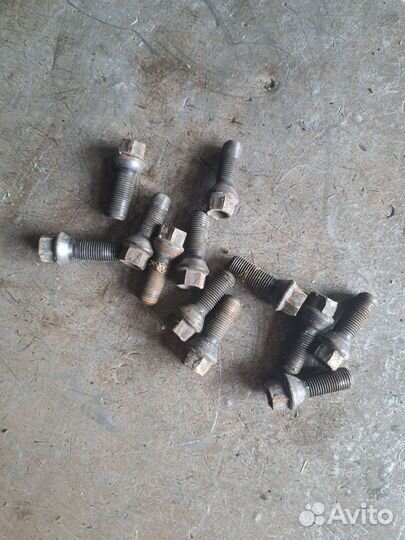 Болты колёсные BMW F01