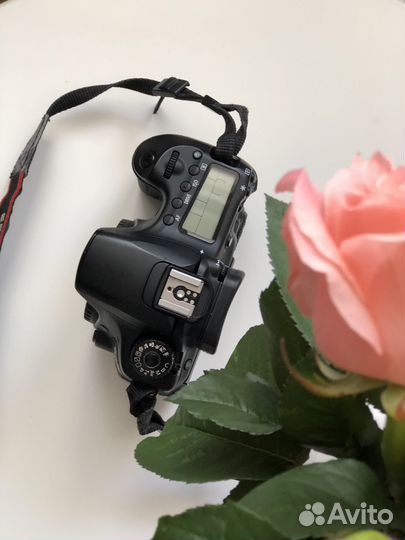 Зеркальный фотоаппарат canon 60d