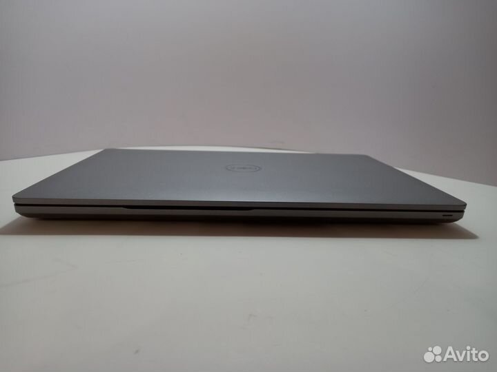 Ноутбук Dell latitude 5511