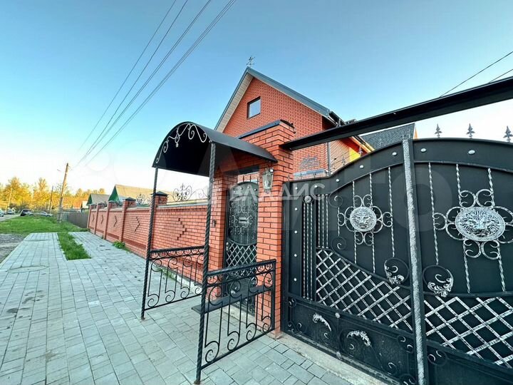 Дом 265 м² на участке 6 сот.