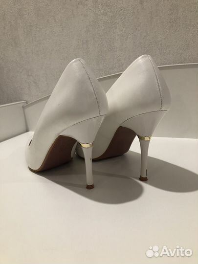 Туфли белые