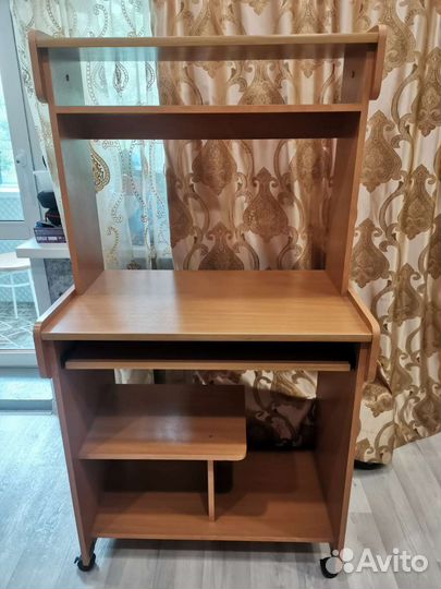 Компьютерный стол