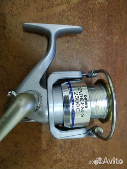 Катушка Daiwa Emblem S 2500C