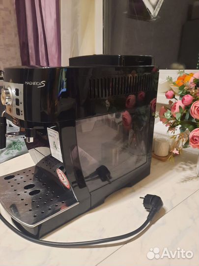 Кофемашина Delonghi Magnifica s