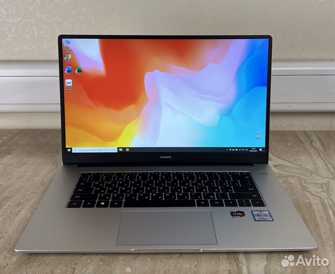 Huawei MateBook D 15 (Ryzen 7 5700U/ 8 гб/ 20 цик)