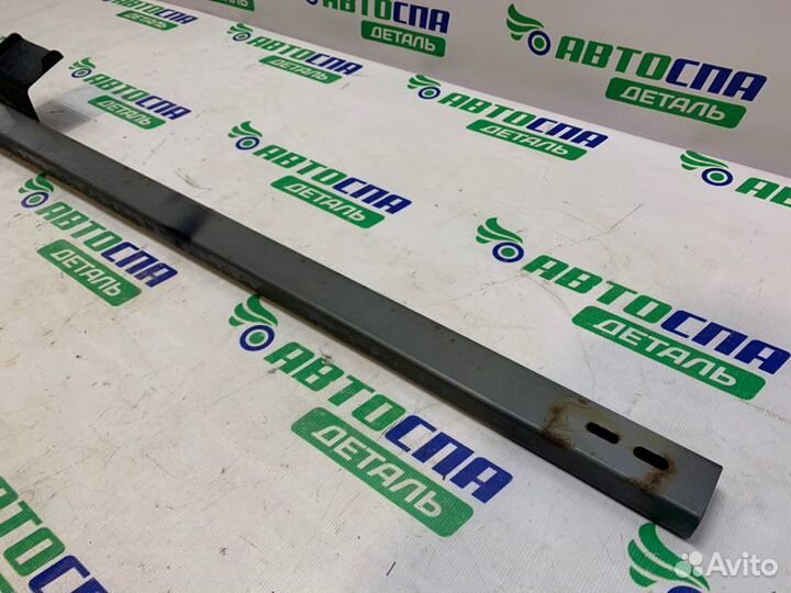 Усилитель бампера передний Nissan X-Trail T30