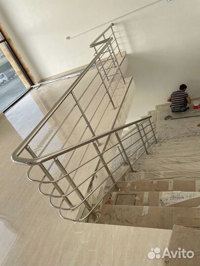 Ограждения, перила лестниц