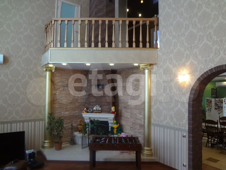 Коттедж 221,3 м² на участке 18 сот.