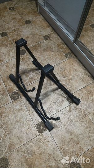 Гитарная стойка