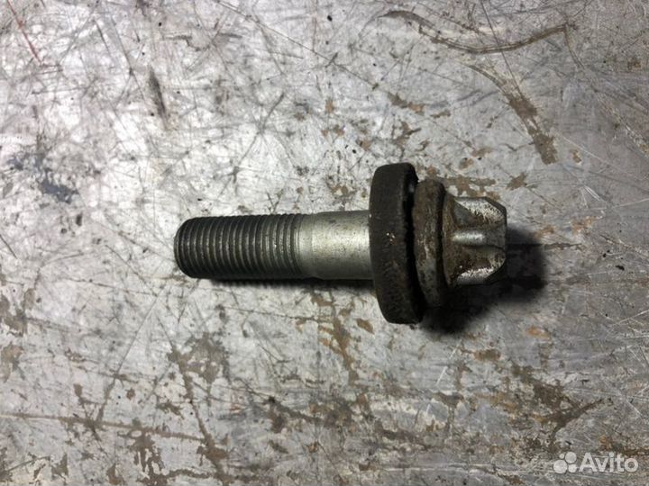 Болт шкива коленвала Mitsubishi Lancer 10 седан