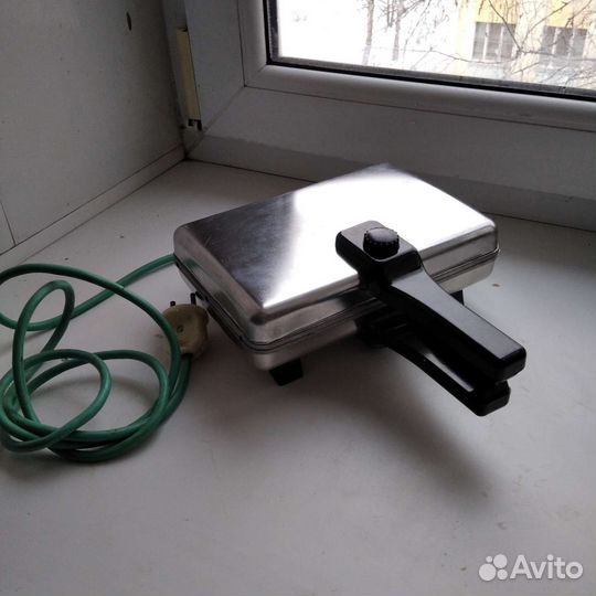 Электрическая вафельница СССР