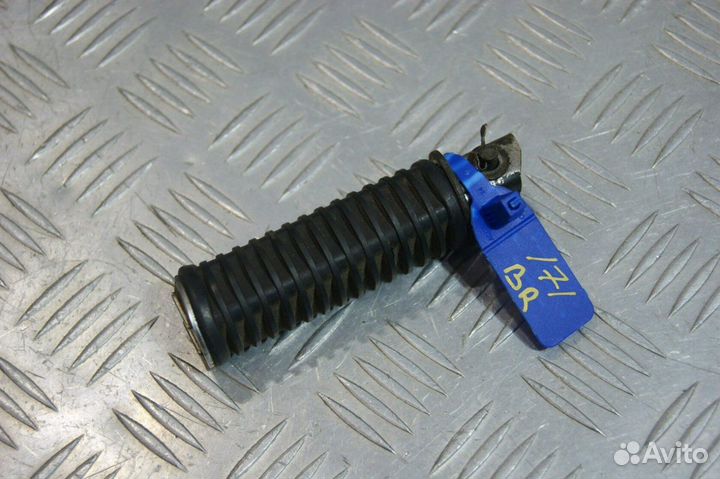 Подножка пассажира правая Honda Magna 250