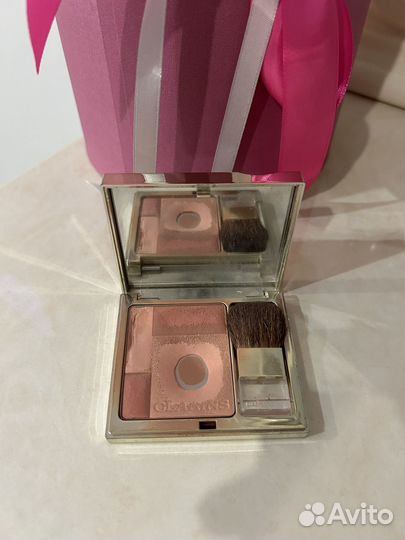 Румяна clarins 02