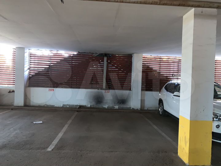 Машиноместо, 14 м²