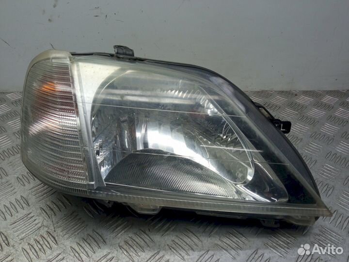 Фара 8200211006 Renault Logan 1 (2004-2014)