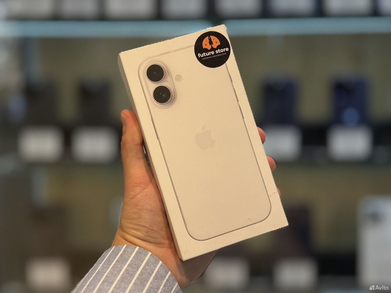 iPhone 17, 256 ГБ, SIM + eSIM