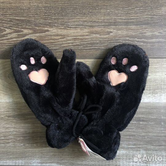 Варежки женские