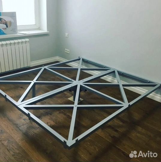Парящая кровать